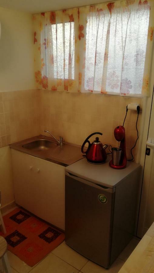 Central 6Th Floor Studio Near Metro & View&200Mbps Афины Экстерьер фото