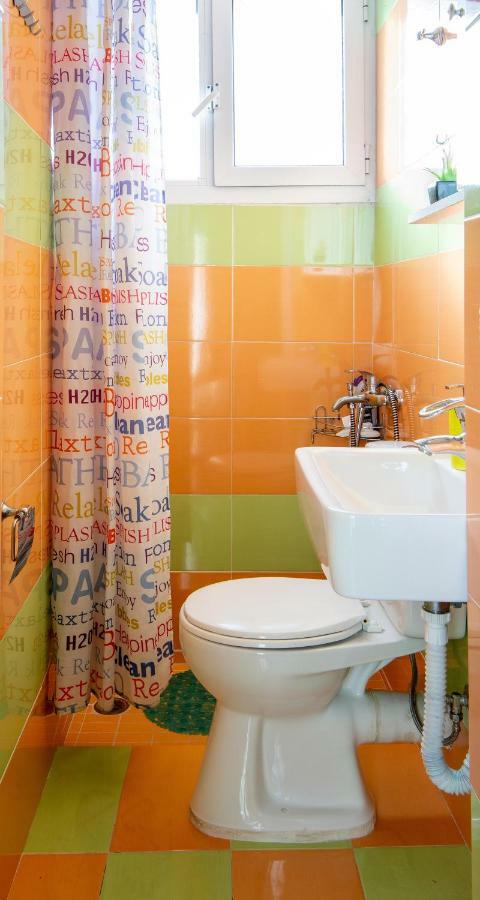 Central 6Th Floor Studio Near Metro & View&200Mbps Афины Экстерьер фото